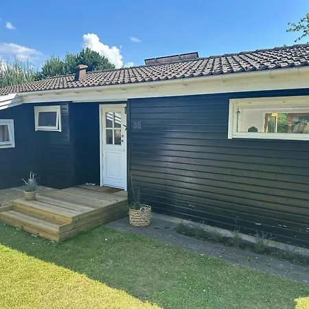 Family With Large Garden Near Hesselo Bay *